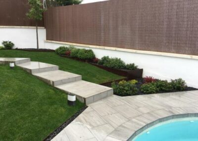 reforma realizada por Abierto al Jardín de un jardín en pozuelo