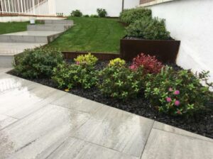 reforma realizada por Abierto al Jardín de un jardín en pozuelo