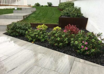 reforma realizada por Abierto al Jardín de un jardín en pozuelo