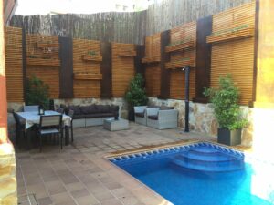 reforma de un patio realizado por la empresa de paisajismo Abierto al Jardín en Puerta de Hierro