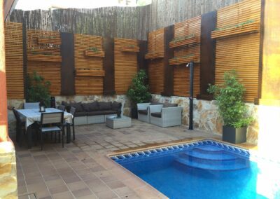 reforma de un patio realizado por la empresa de paisajismo Abierto al Jardín en Puerta de Hierro