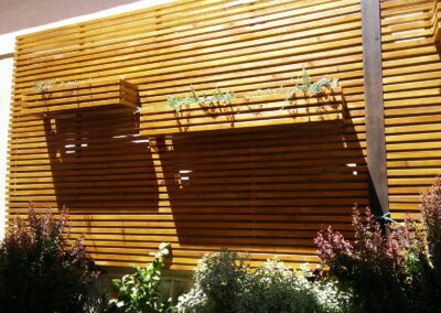 reforma de un patio realizado por la empresa de paisajismo Abierto al Jardín en Puerta de Hierro