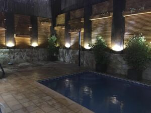 reforma de un patio realizado por la empresa de paisajismo Abierto al Jardín en Puerta de Hierro