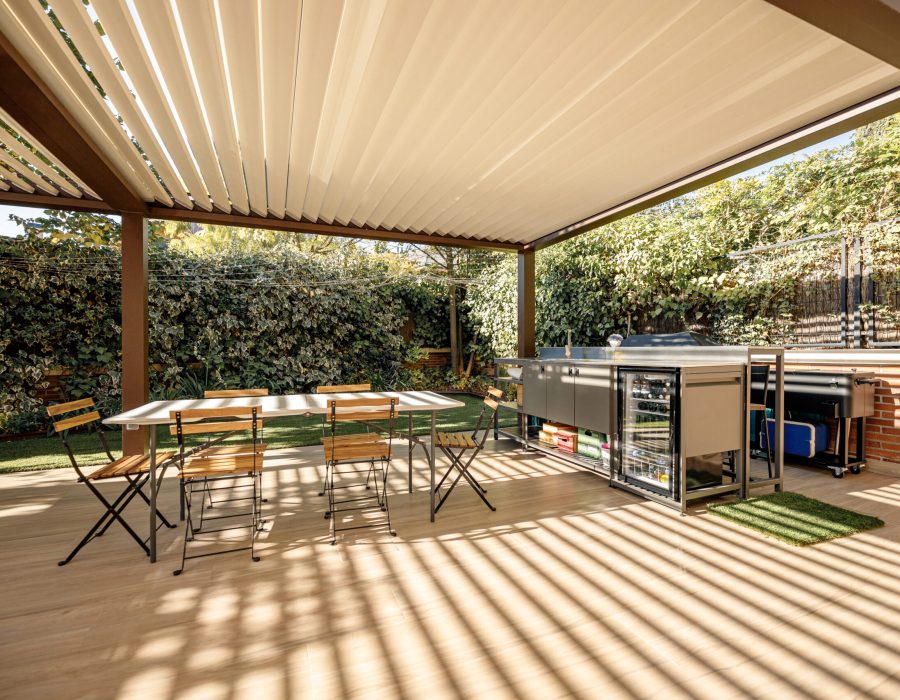 cocina-exterior-comedor-pergola-lamas-madrid